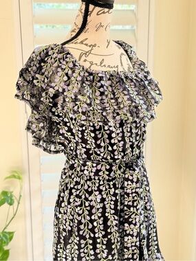 Kensie Black Purple Floral Embroidered Off Shoulder Ruffle Mini Dress Size 6 EUC